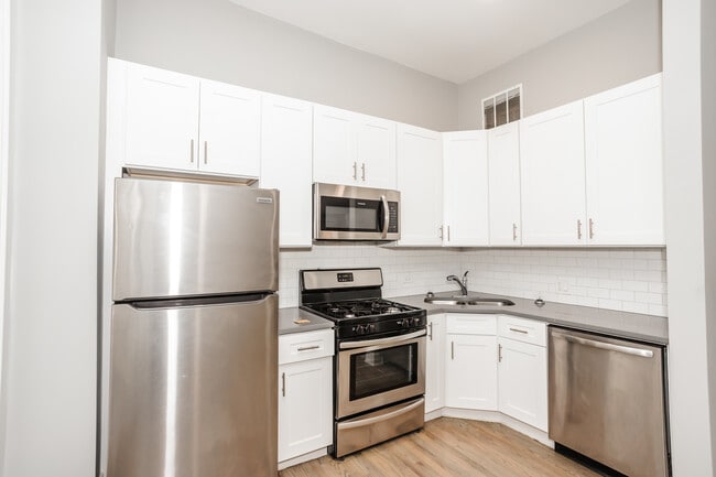 Photo - 807 N Wabash Ave Unit 2E