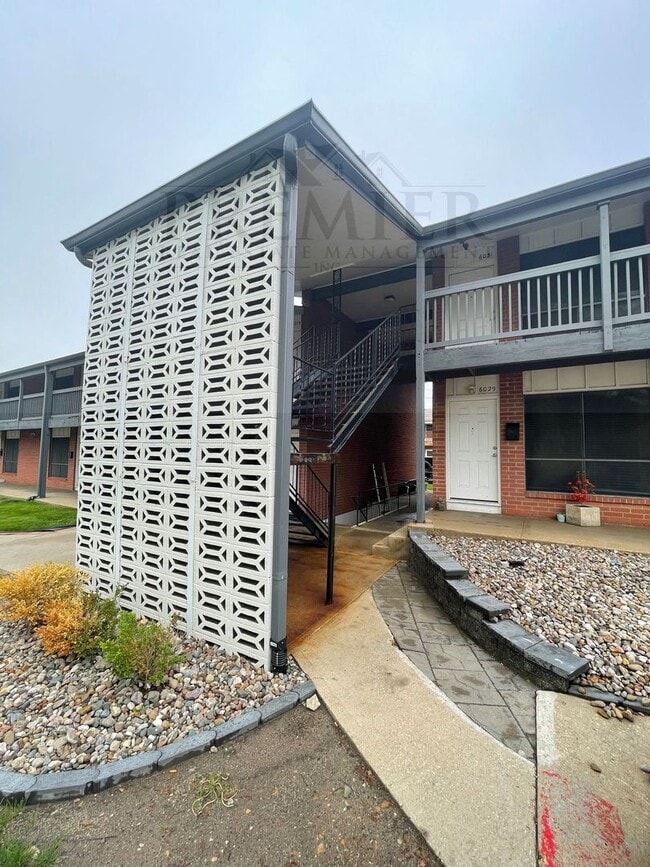 Building Photo - 6011 Barton Ave Unit 60W-6011 Rental