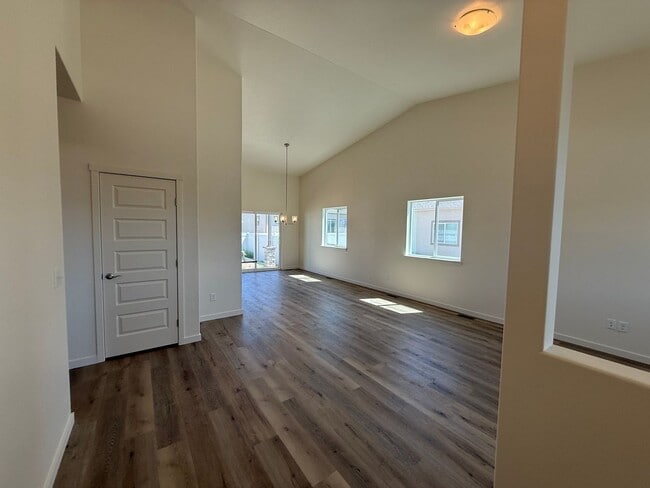 2138 Brookfield Dr