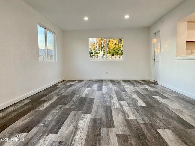 Photo - 2121 W Sequoia Dr