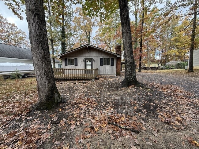 Photo - 900 Lakeview Pkwy