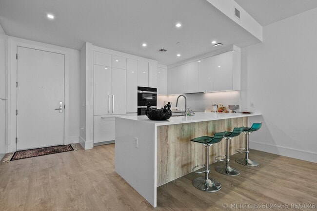 220 Lake Shore Dr Unit 1913