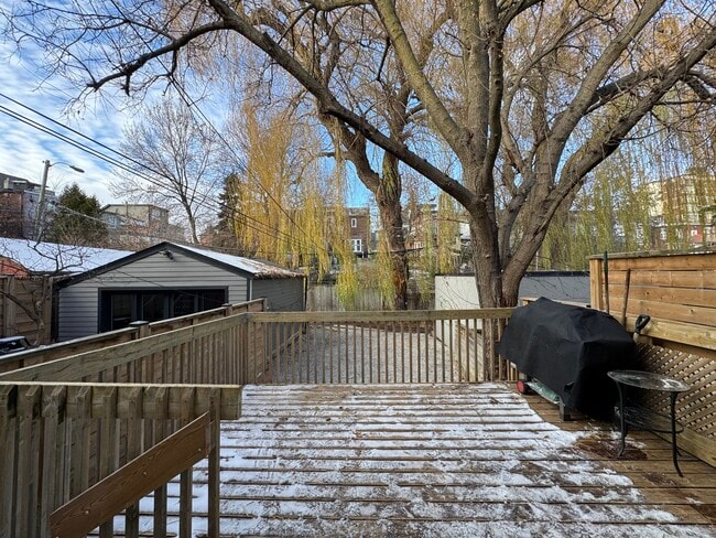 Building Photo - 310 Riverdale Av