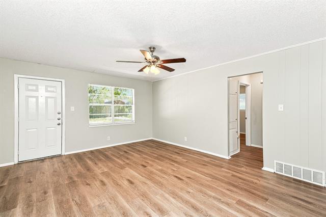 656 Sue Ann Ln