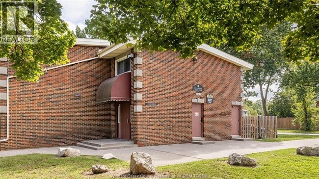 Photo - 1730 Columbia Ct