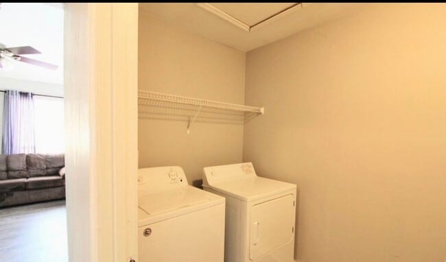Photo - 1428 Devon Ln