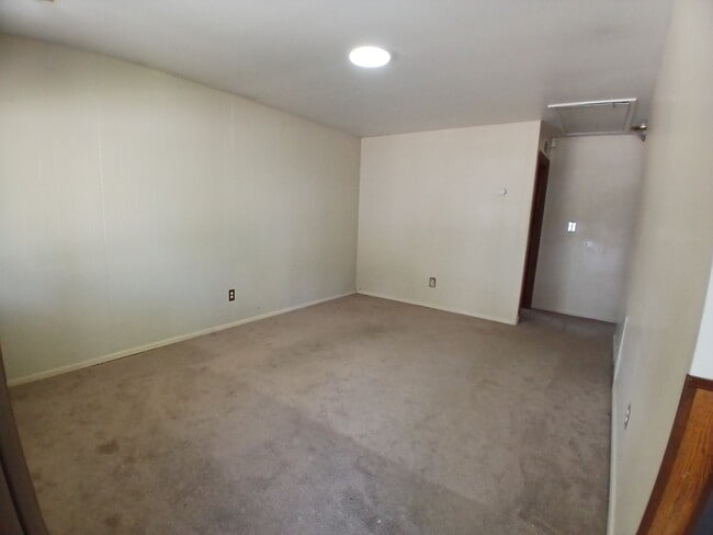 Photo - 17309 Dora St