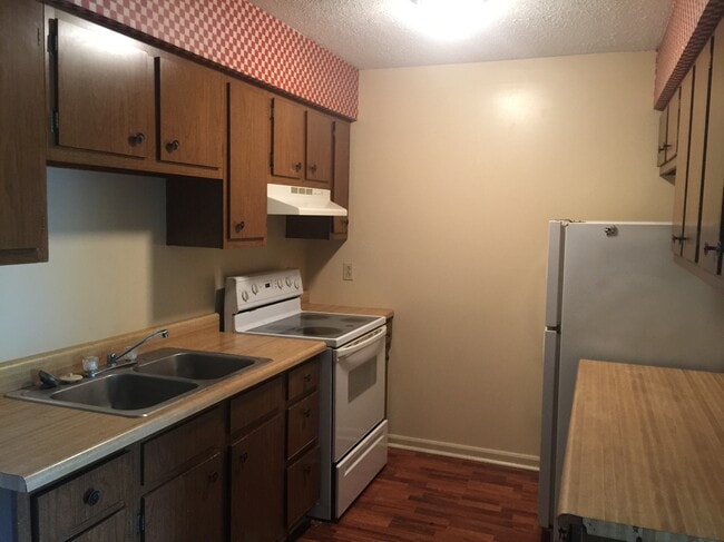 Photo - Robinwood Apartments Unit 38