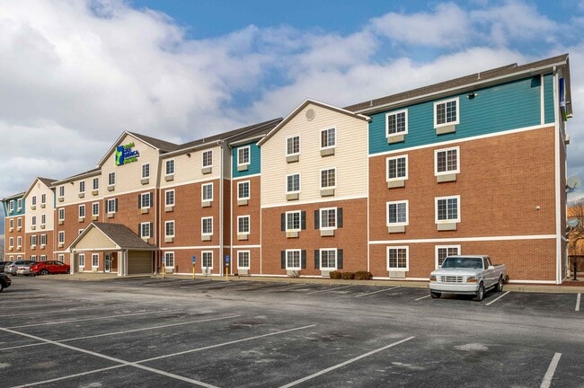 Exterior - Extended Stay America Select Suites Cincinnat Rental