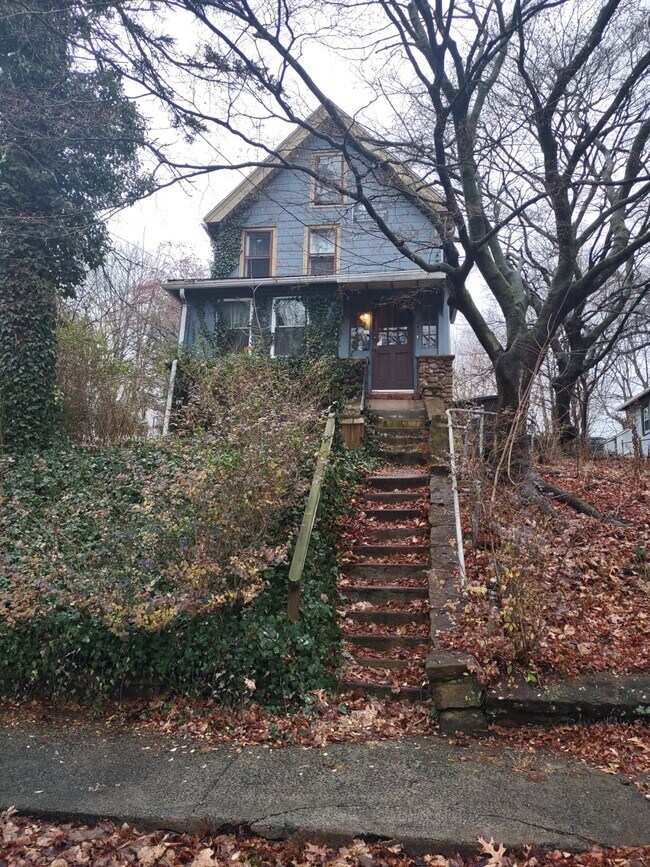 Building Photo - 509 Russell St