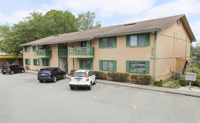 Building Photo - 3765 Crown Point Rd Unit 4 Rental