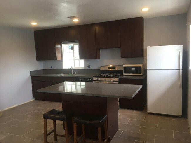 Photo - 1221 W Mission Rd Unidad 0