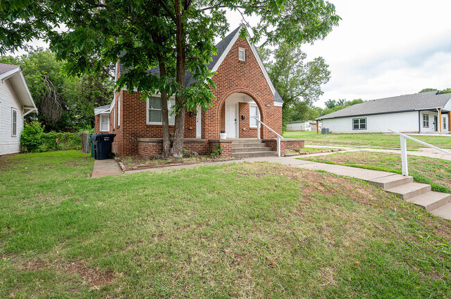 Photo - 1419 E Park Pl Apartments Unit A