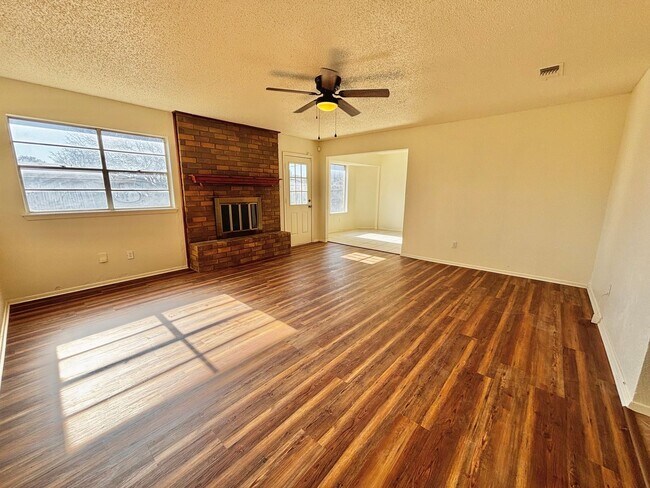 Photo - Freshly Remodeled 3 Bedroom 2 Bathroom Home in Frenship ISD