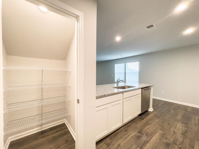 Photo - 107 Glen Forest Dr