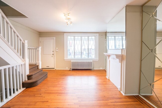 Building Photo - LaSalle Home with Three Bedrooms and Den