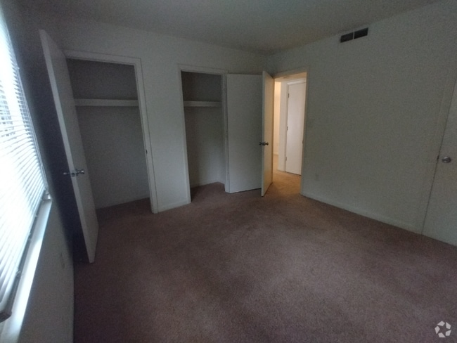 Building Photo - 600 Reusens Rd Rental