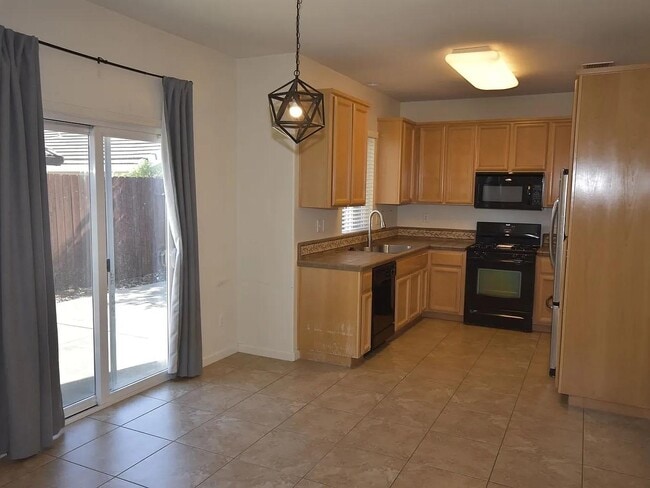Photo - 1564 Blue Beaver Way
