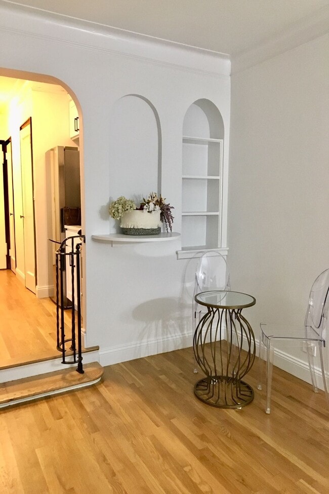 Photo - 29-33 W 65th St