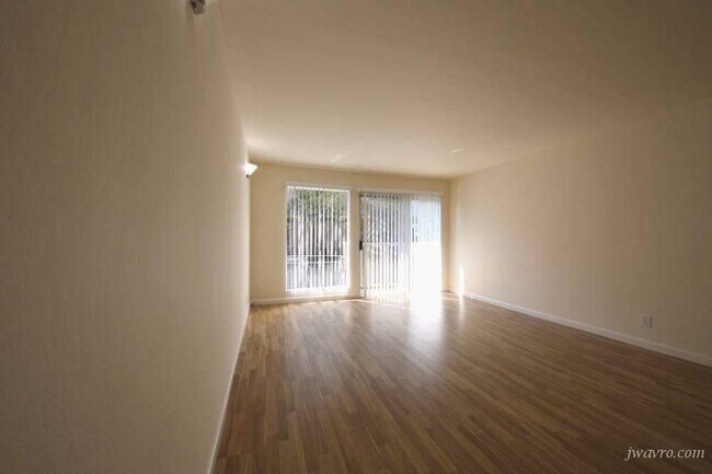 Photo - 1915 Greenwich St Unit 5