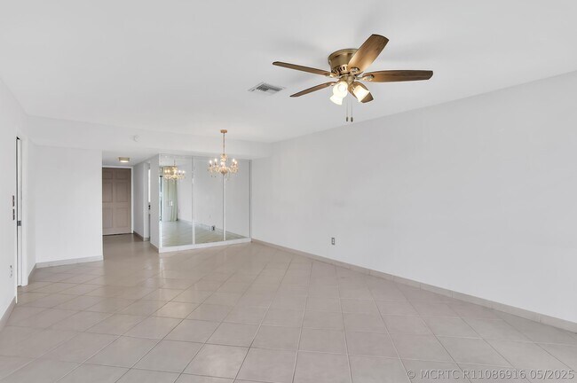 4290 Deste Ct Unit 301