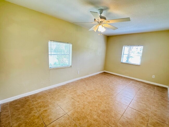 Photo - 2731 Union St S