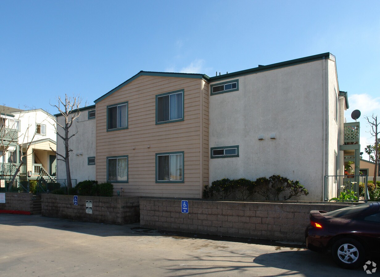 Mesa Breeze Apartments - Mesa Breeze Apartments