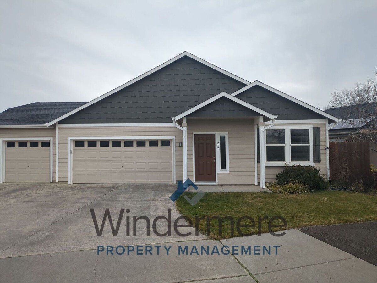 Photo - 212 SW Doans Ave