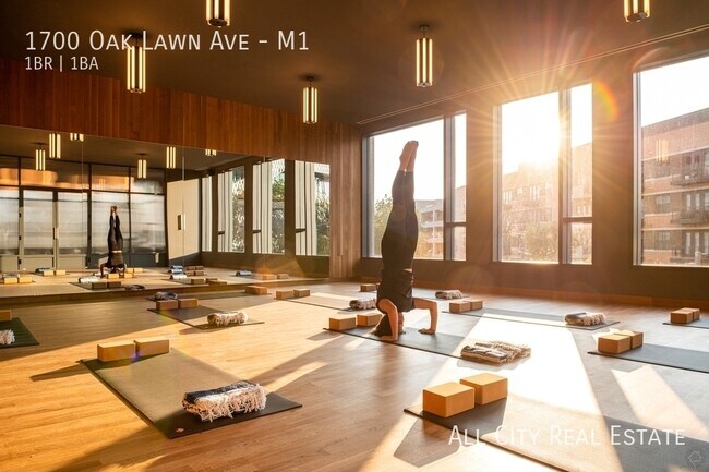 Photo - 1700 Oak Lawn Ave Unidad M1