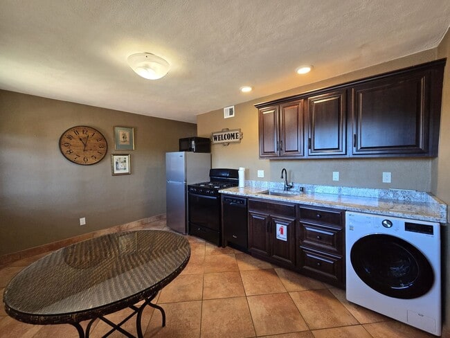 Photo - 1506-A Agua Fria St