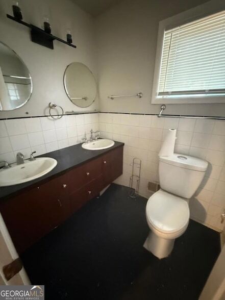 Photo - 2439 Plantation Dr