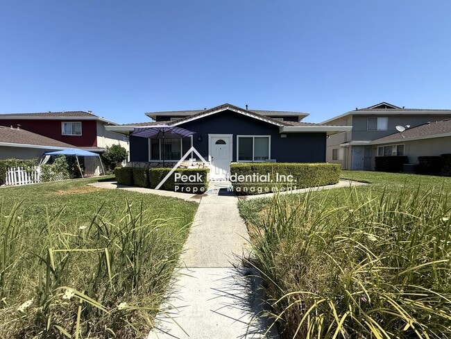 Building Photo - Updated 2bd/1ba Foothill Farms Condo with ...