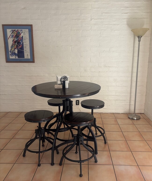 Photo - 6 W Greenock Dr Unit 6C