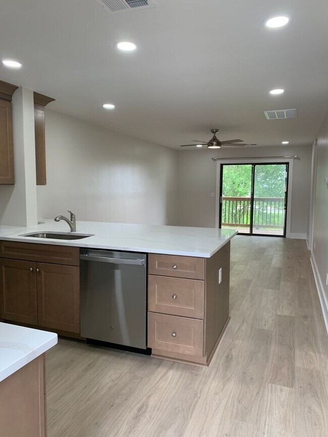 Photo - Completely Renovated 2 Bedroom 2 Bath Park Place Condo