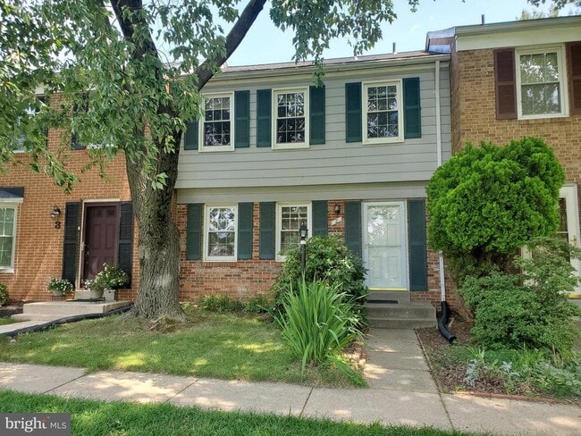 Building Photo - 2 Chantilly Ct Rental