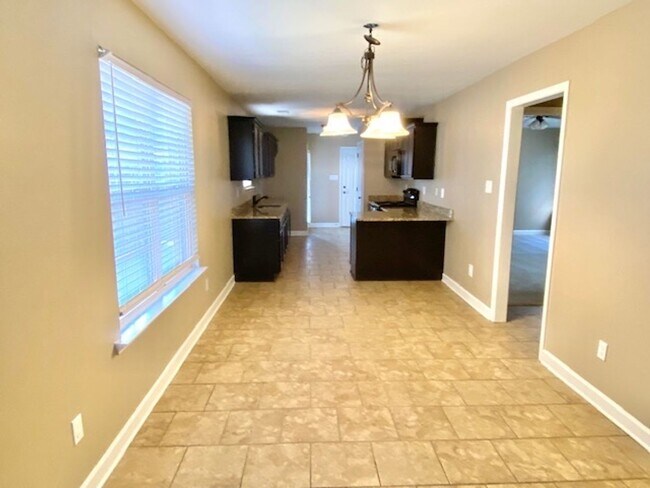 Photo - RidgeLaurelTerrace5307 Apartment Unit 1