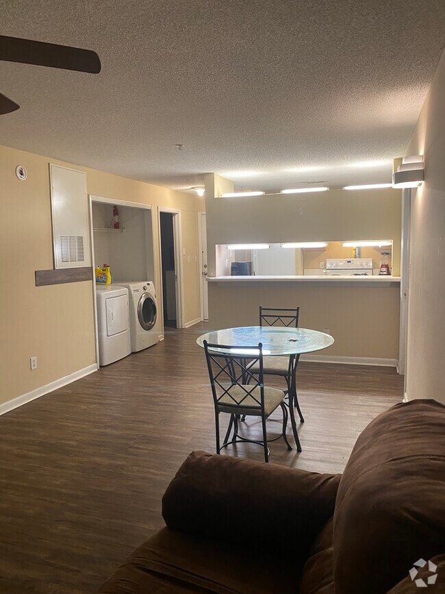 Building Photo - 1221 University Ct Rental