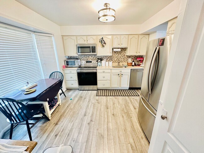 Photo - BEAUTIFULLY UPDATED TOWNHOME IN FAIRFAX!