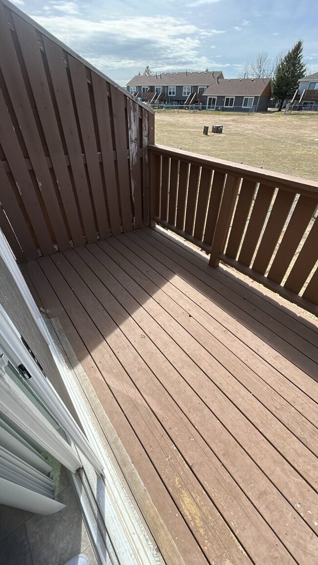 Photo - 405 Mickelson Ct