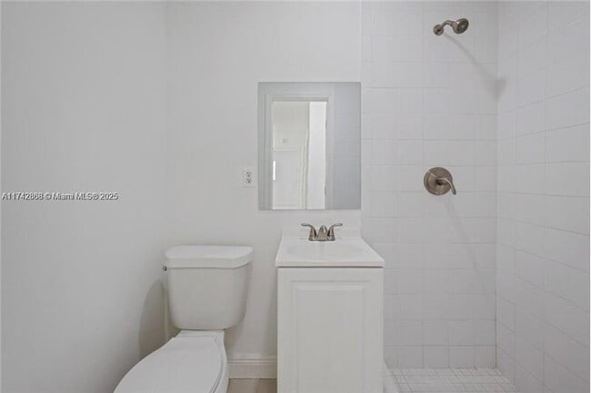 Photo - 2810 NE 60th St