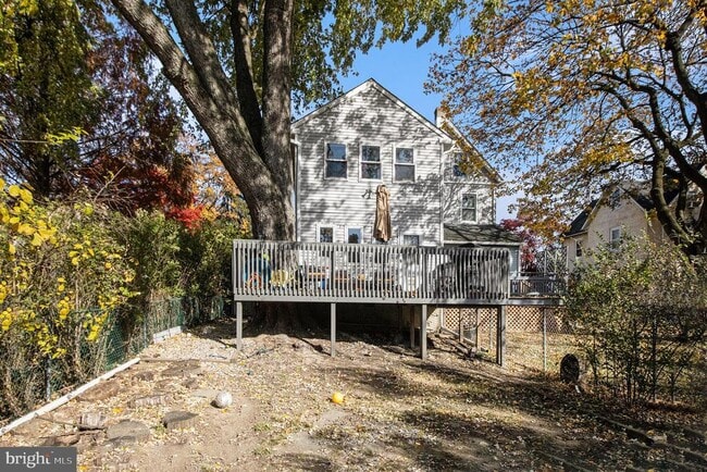 Photo - 7710 Queen St