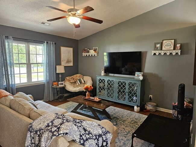 Photo - Beautiful unfurnished 3 bedroom 2 bath home in Sneads Ferry - Justice Farm community
