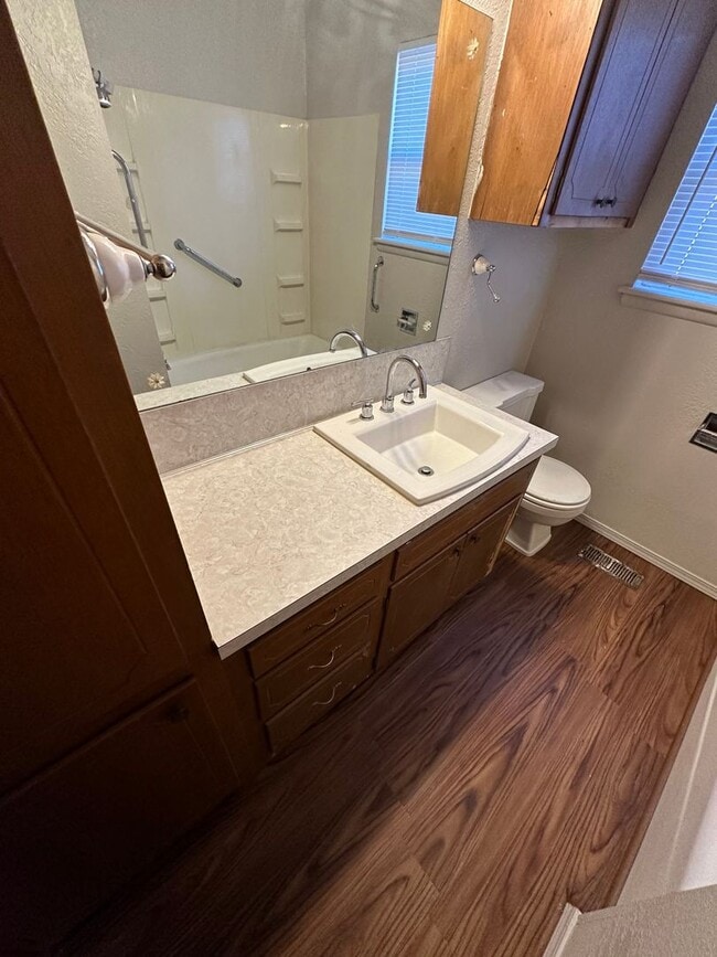 Photo - 3 Bed 2 Bath with large shed