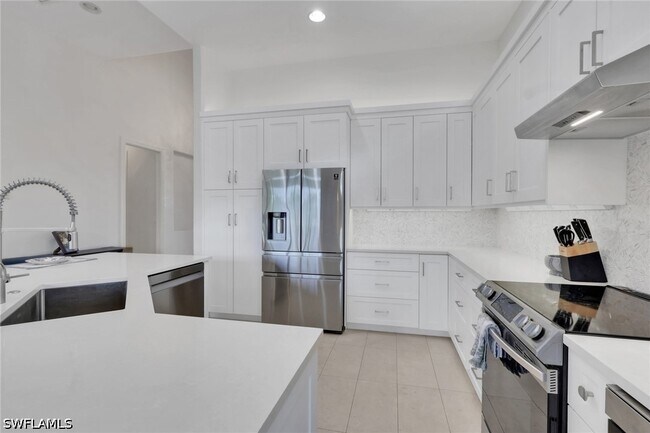 7832 Valencia Ct