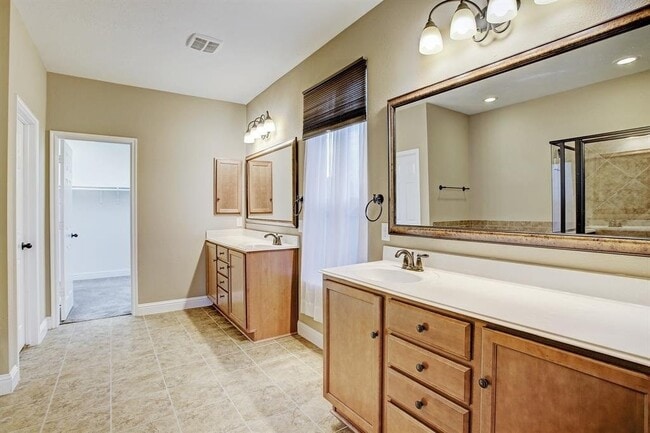 11022 Avery Oaks Ln
