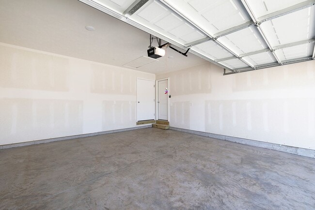 Photo - Newer 3 bedroom duplex in Republic!