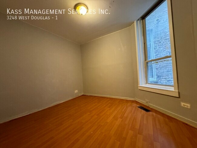 Photo - Douglas Boulevard,  Spacious 4 bed 2 bath,... Unit 1