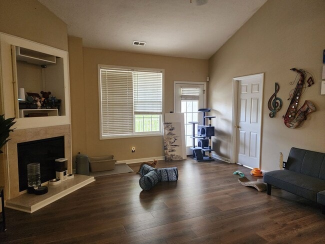 Photo - 3109 Wisteria Ln