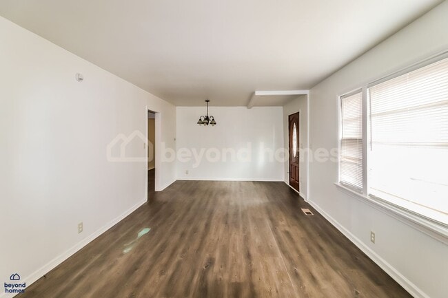 Photo - This 3 bedroom / 1 full bath and 1,284 sq feet House will Blow Your Mind!