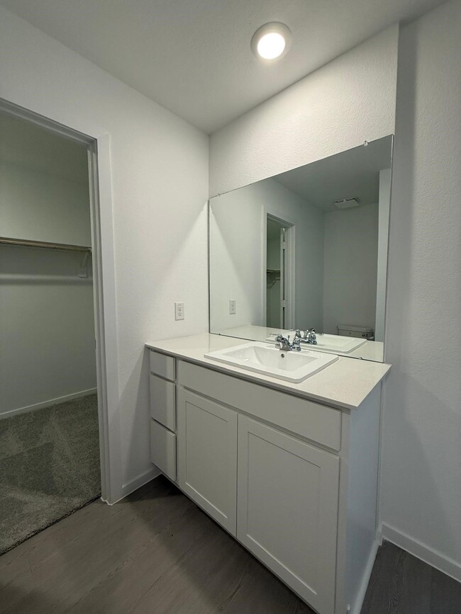Building Photo - 3093 Fantasy Ter Dr